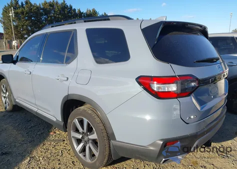 2024 Honda Pilot Touring z USA, uszkodzony, nr VIN 5FNYG1H76RB033685